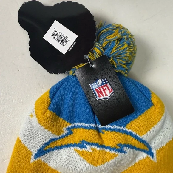 Los Angeles LA Chargers Beanie Pompom Light Up LED Hat New NWT - Picture 7 of 11